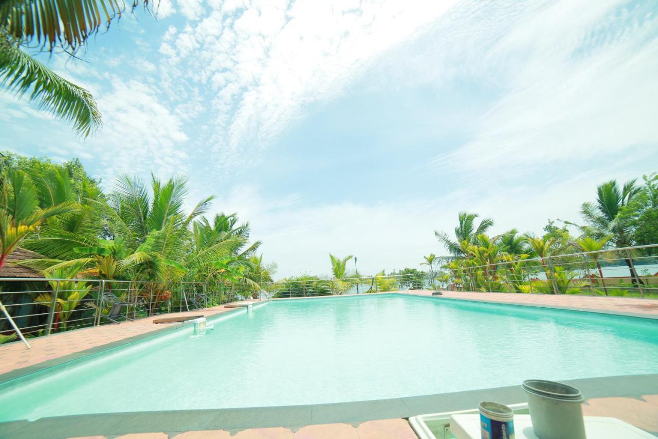 Regant Lake Village, Kollam. Chavara Exterior foto